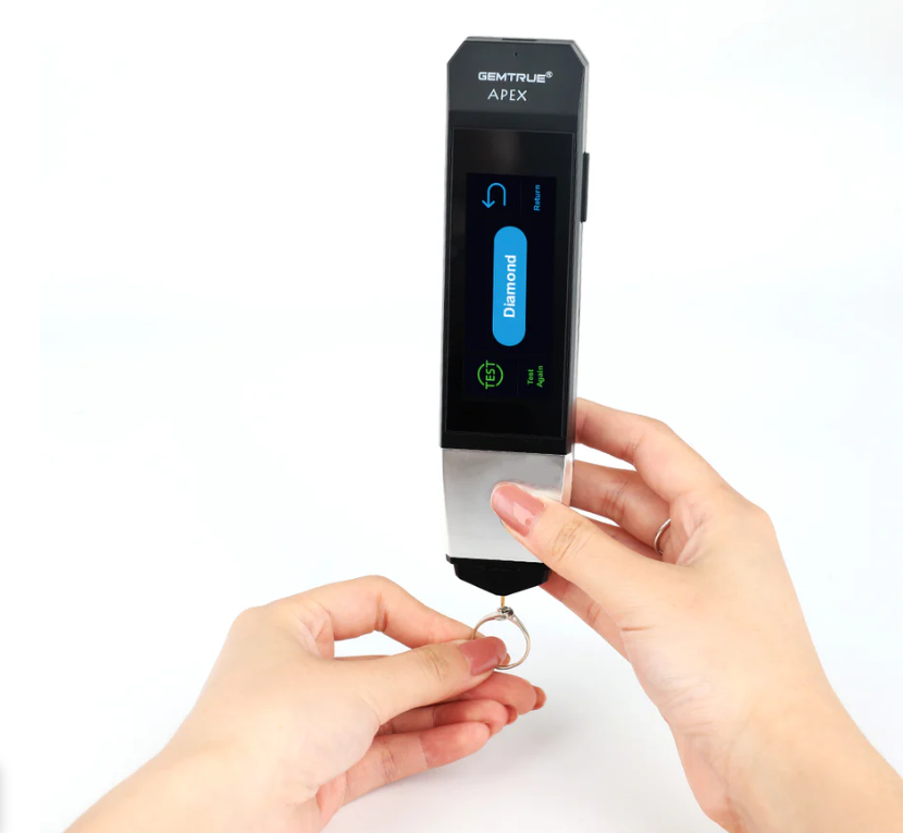 Professional diamond and moissanite tester GemTrue APEX DK10300 close-up