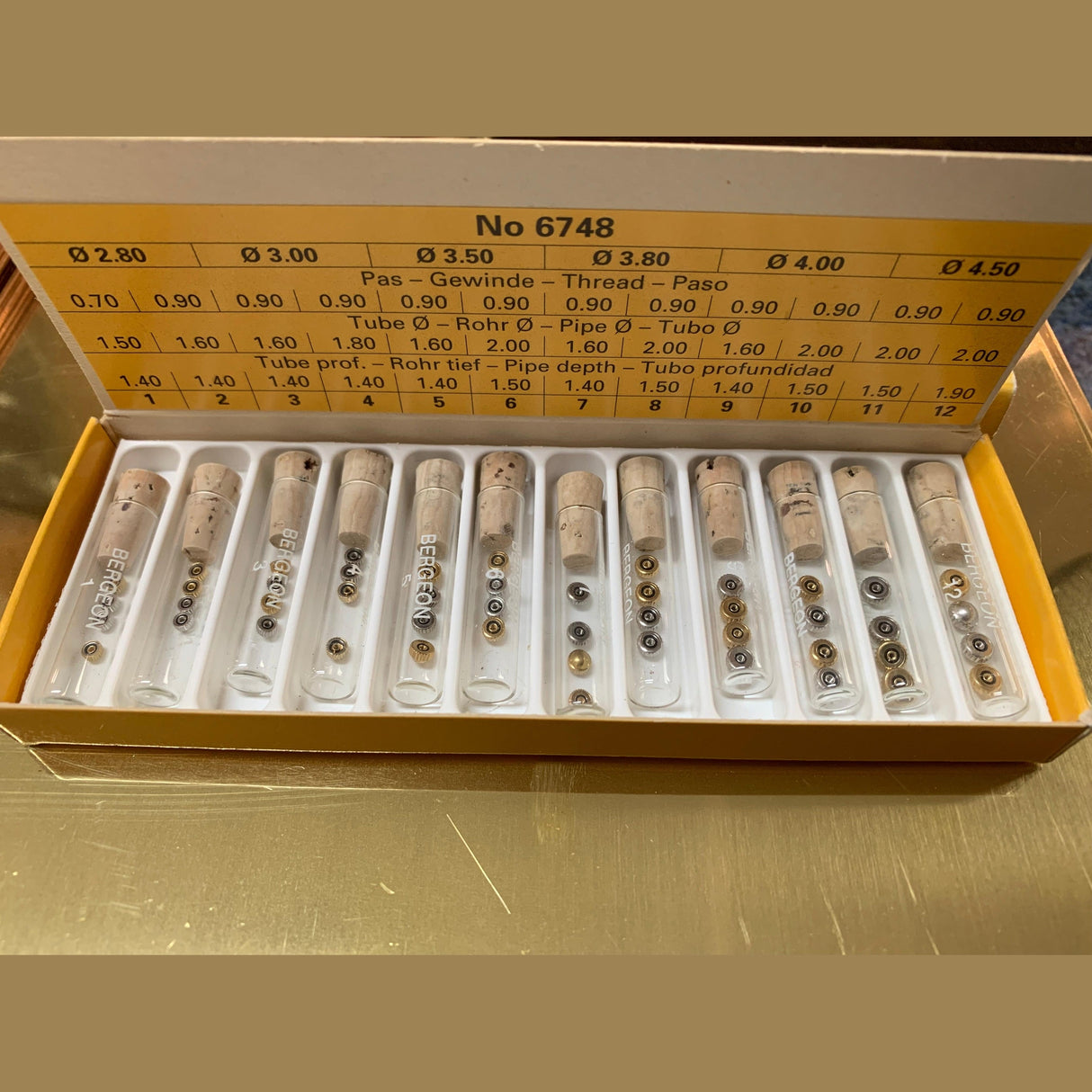 BERGEON 6748 - Assortiment of 48 waterproof crowns